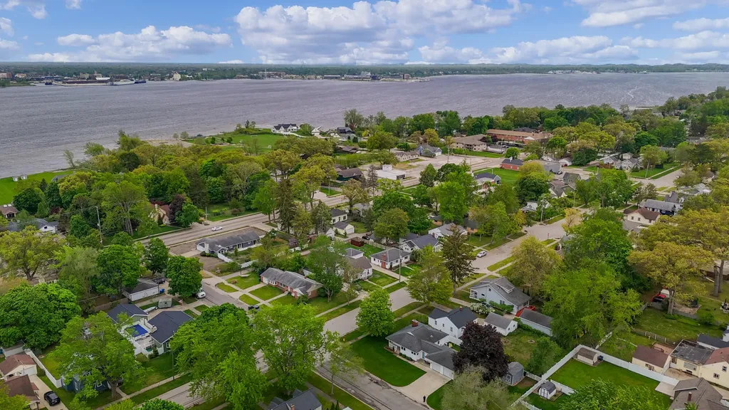501 Ray Street North Muskegon City MI 49445
