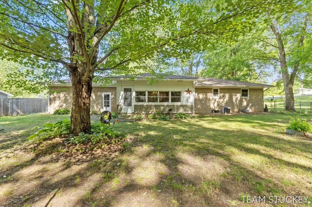 7114 Kay Drive Eureka Township MI 48838