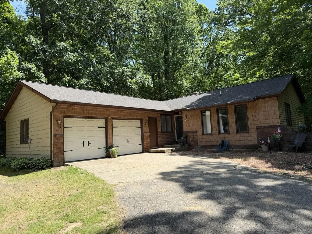 9051 Algoma Avenue NE Algoma Township MI 49341