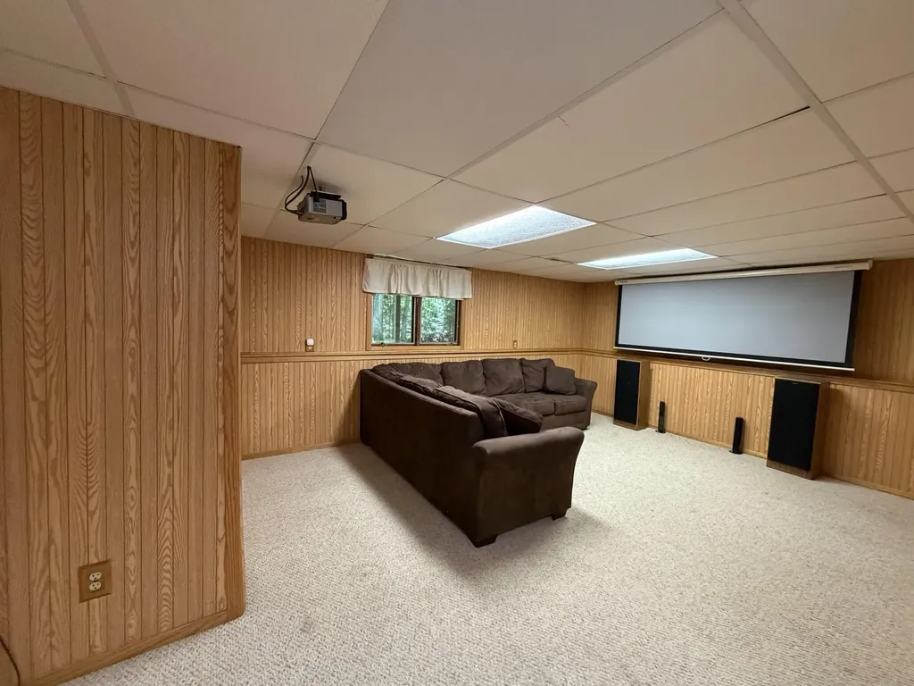 9051 Algoma Avenue NE Algoma Township MI 49341