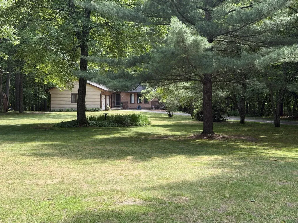 9051 Algoma Avenue NE Algoma Township MI 49341