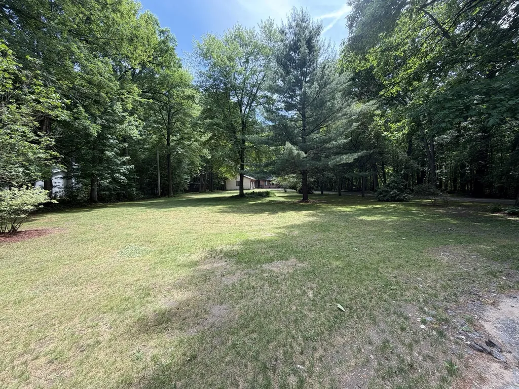 9051 Algoma Avenue NE Algoma Township MI 49341