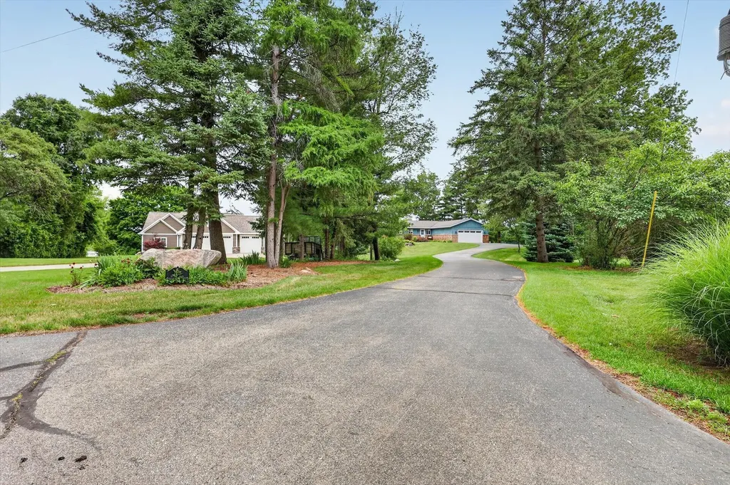 1501 Ottawa Trail Rutland Charter Township MI 49058