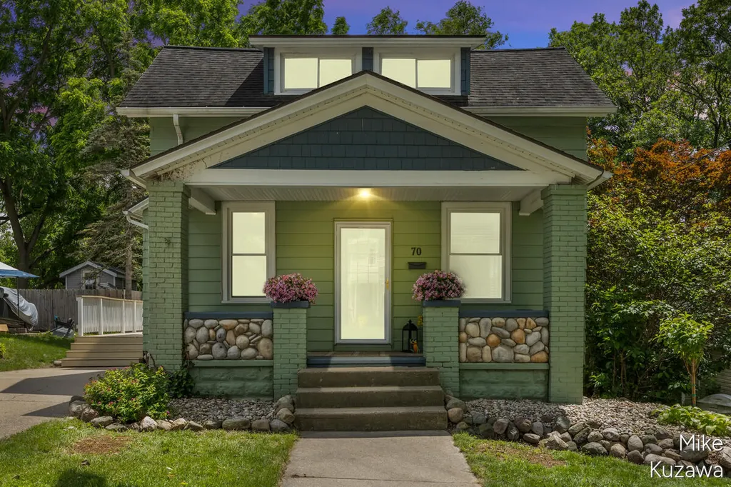 70 Grove Street Coopersville City MI 49404