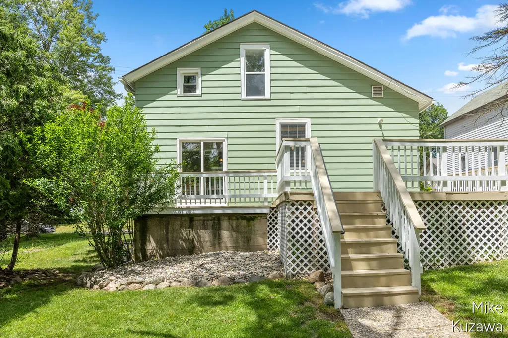 70 Grove Street Coopersville City MI 49404