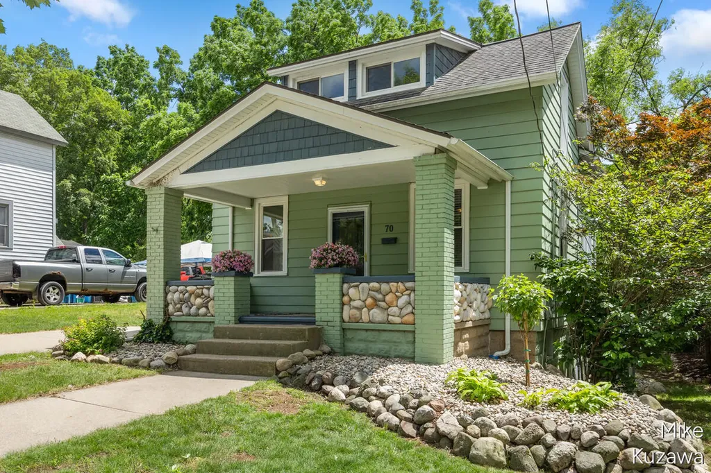 70 Grove Street Coopersville City MI 49404