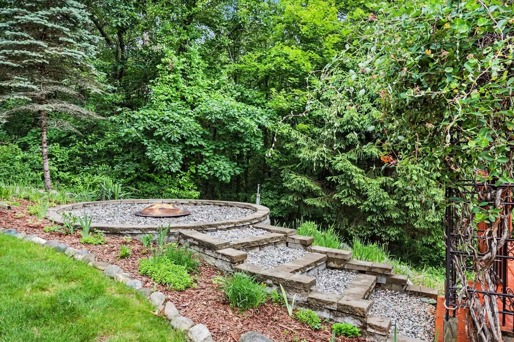 655 Auburn Trail SE Ada Township MI 49301