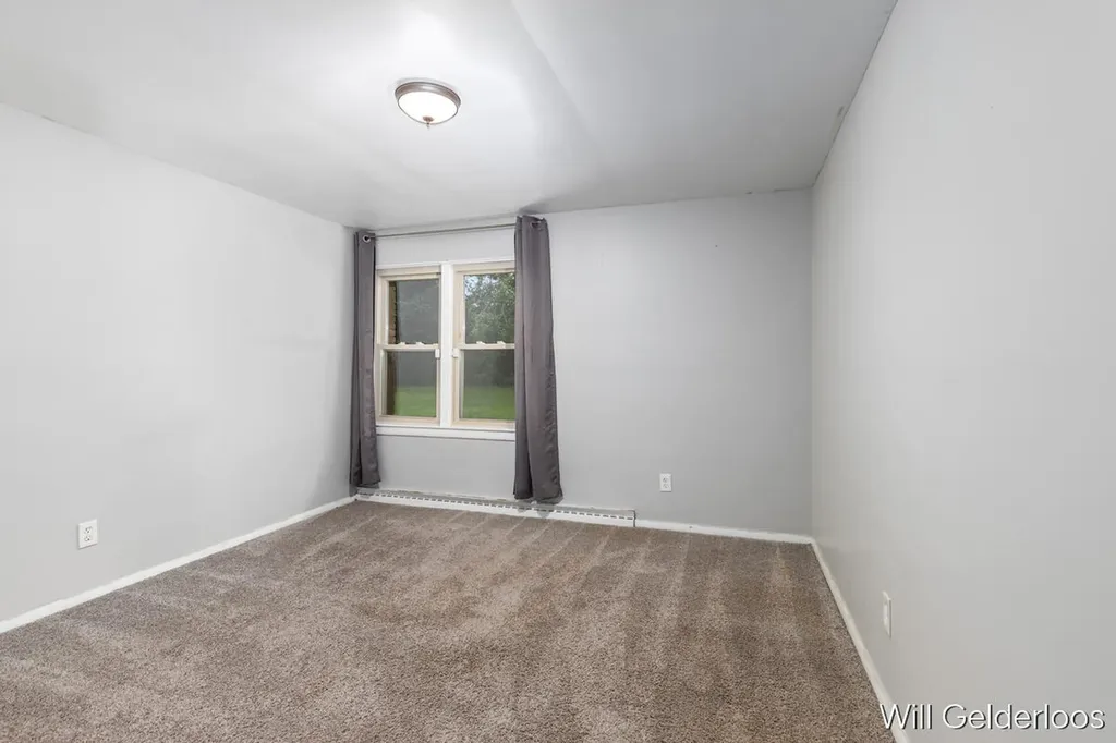 1938 Woodlawn Avenue SE Grand Rapids City MI 49506