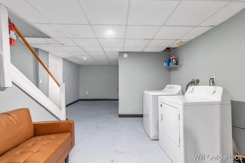 1938 Woodlawn Avenue SE Grand Rapids City MI 49506