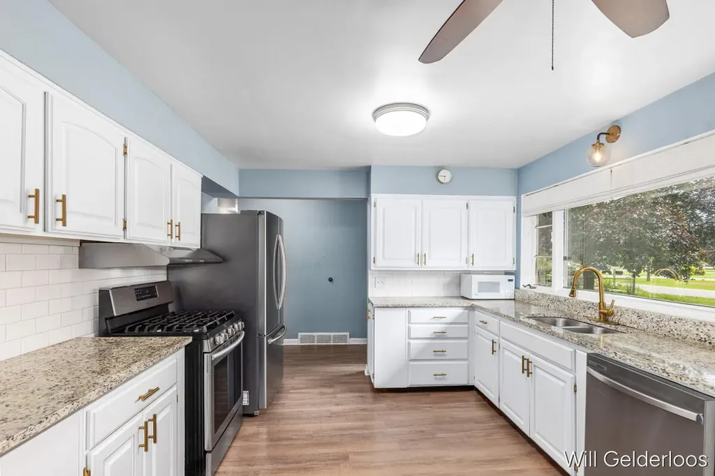 1938 Woodlawn Avenue SE Grand Rapids City MI 49506