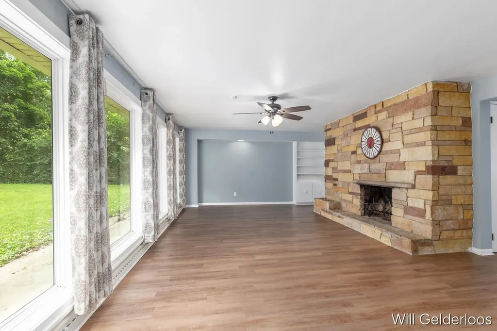 1938 Woodlawn Avenue SE Grand Rapids City MI 49506