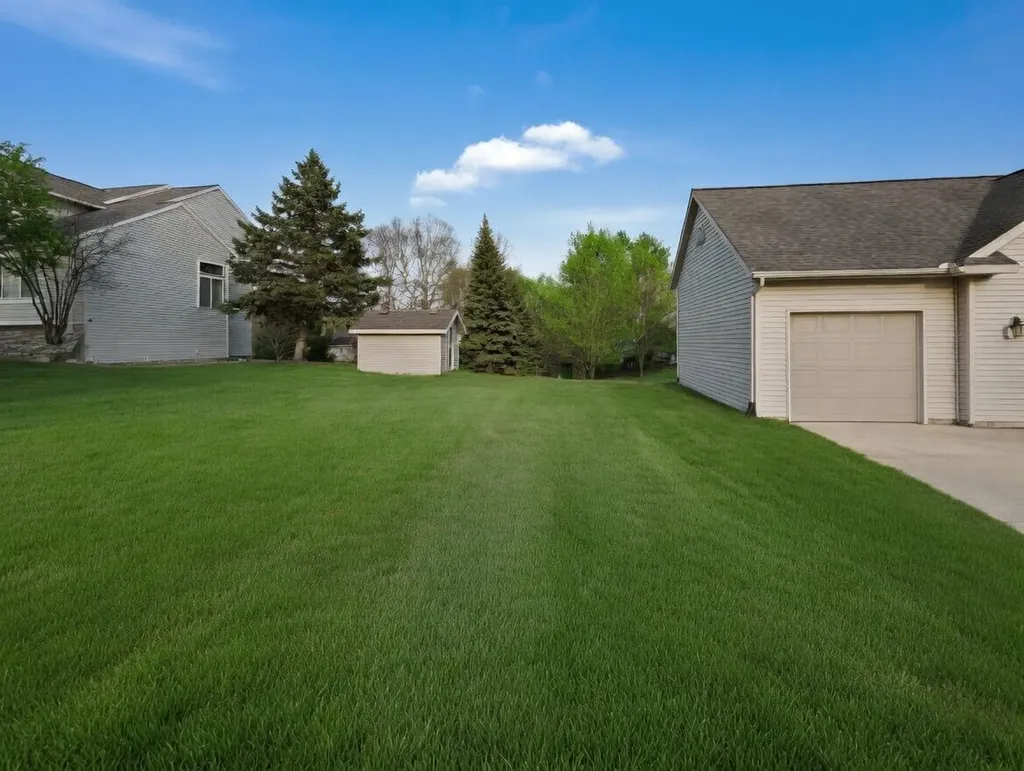 4503 Shiloh Pines SE Kentwood City MI 49546