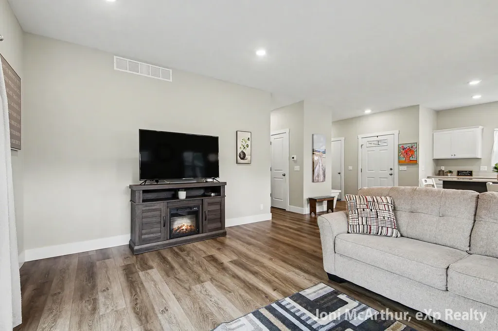 2670 Eagle Ridge Fruitport Charter Township MI 49444