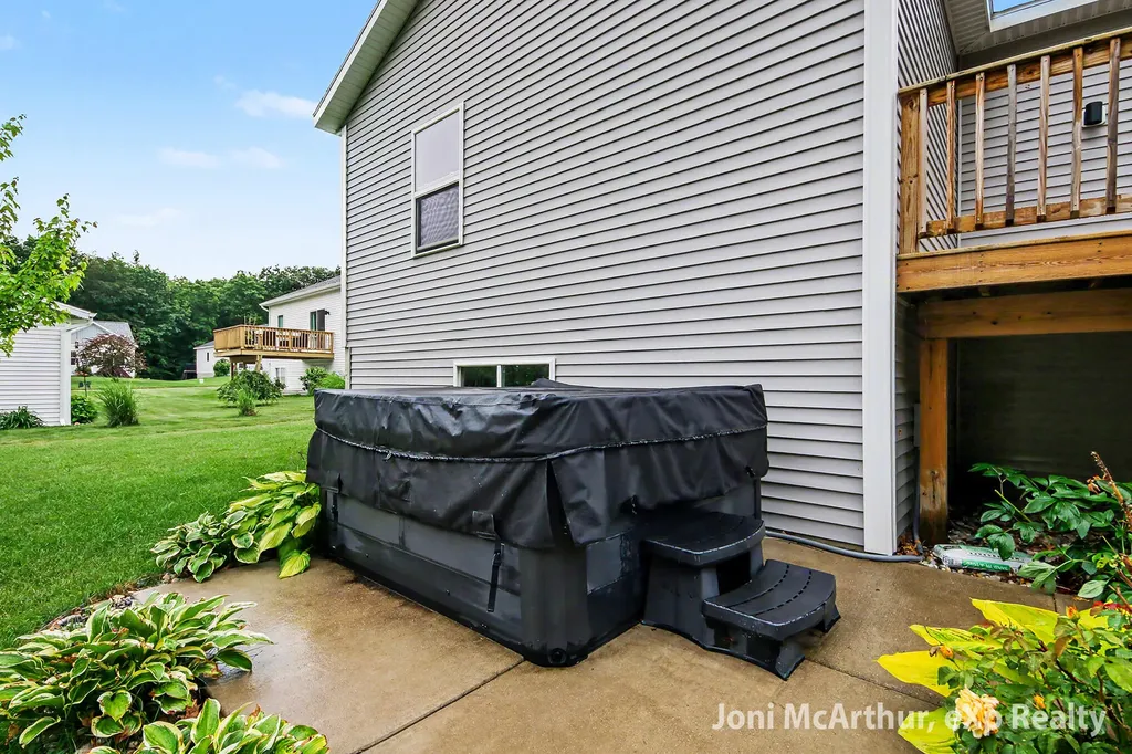 2670 Eagle Ridge Fruitport Charter Township MI 49444