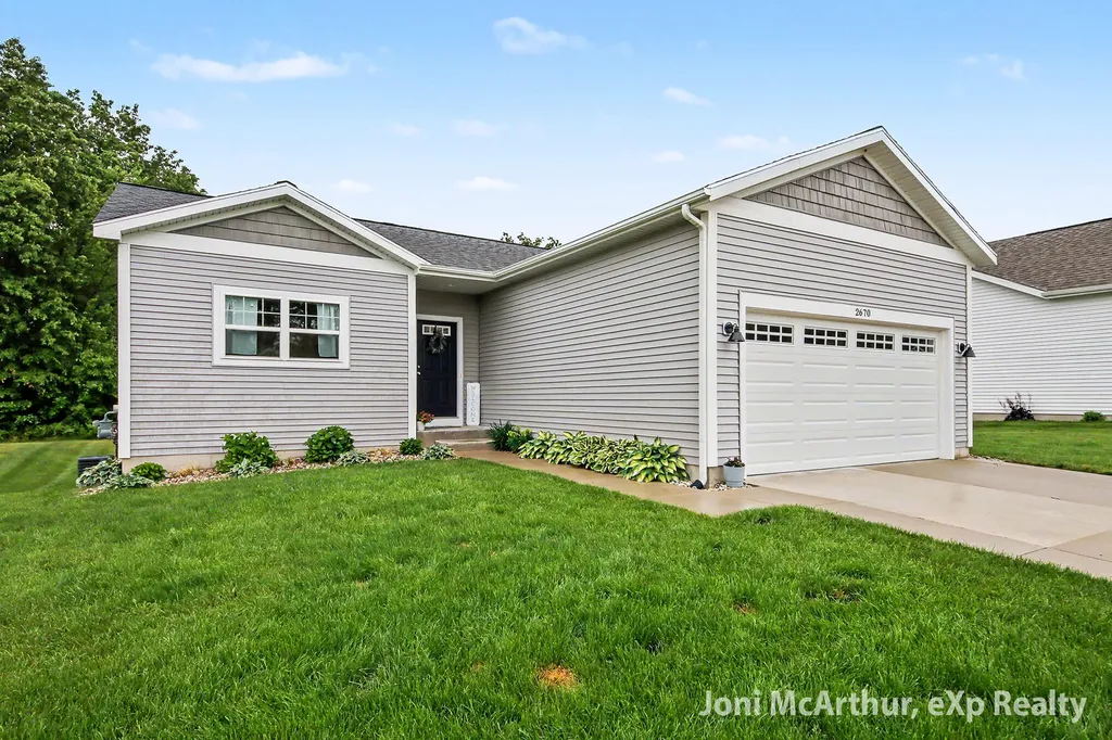 2670 Eagle Ridge Fruitport Charter Township MI 49444