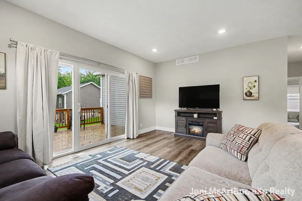 2670 Eagle Ridge Fruitport Charter Township MI 49444