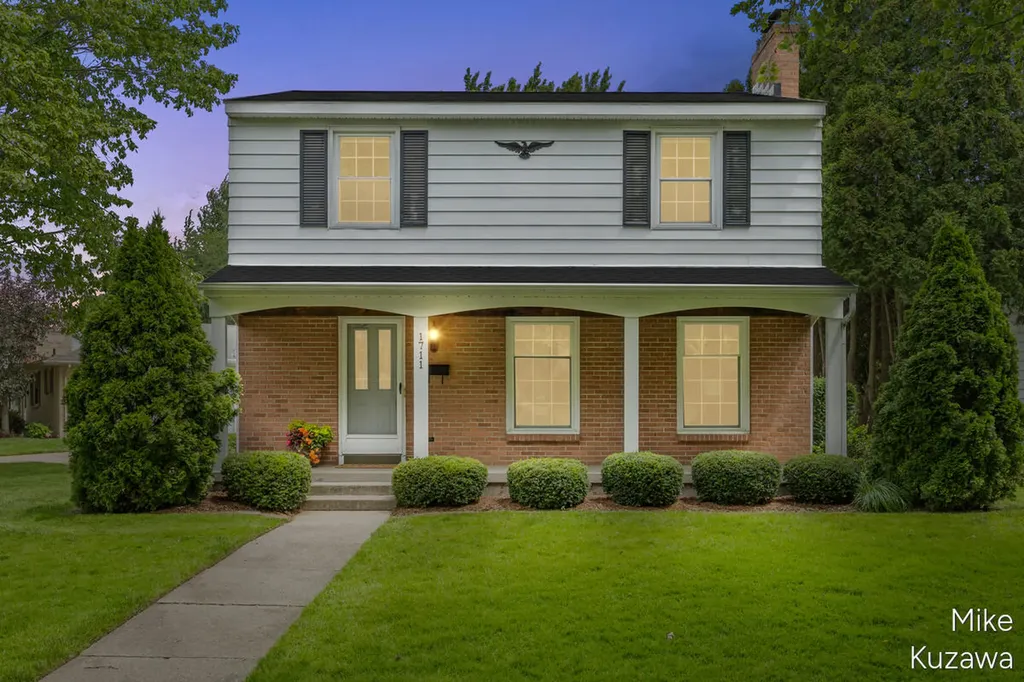 1711 Country Club Drive NE Grand Rapids City MI 49505