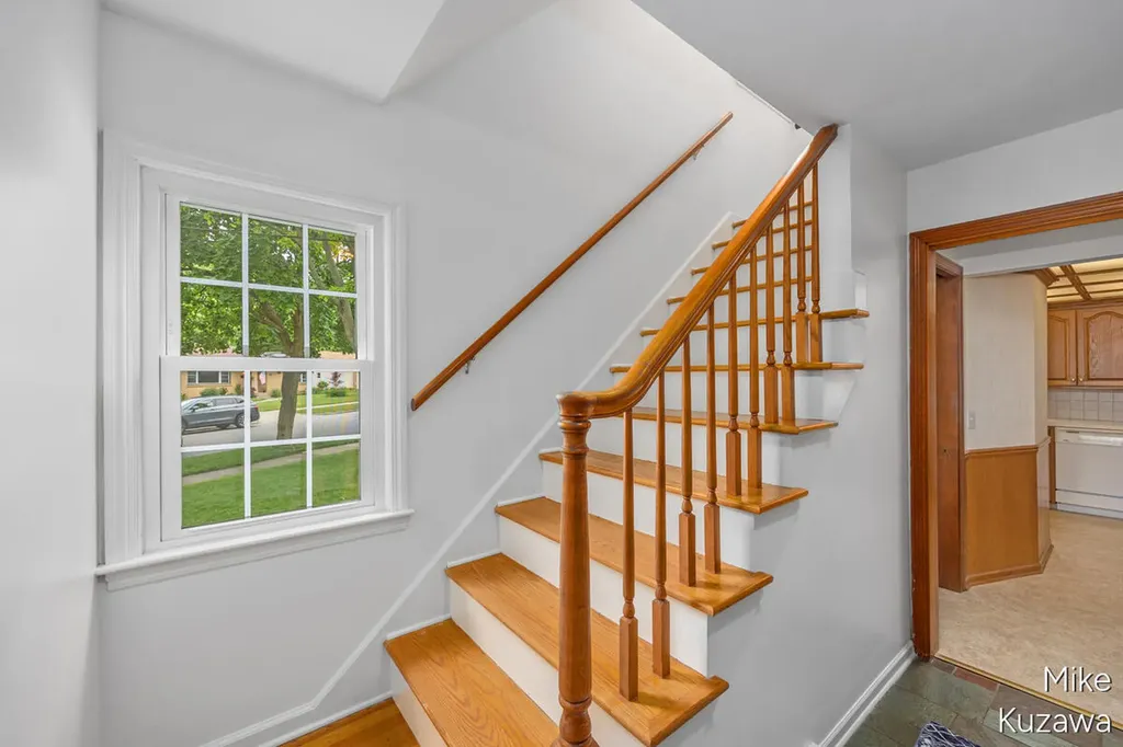 1711 Country Club Drive NE Grand Rapids City MI 49505