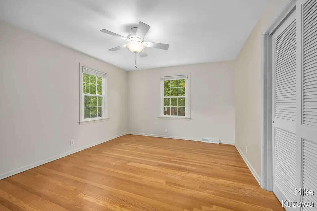 1711 Country Club Drive NE Grand Rapids City MI 49505