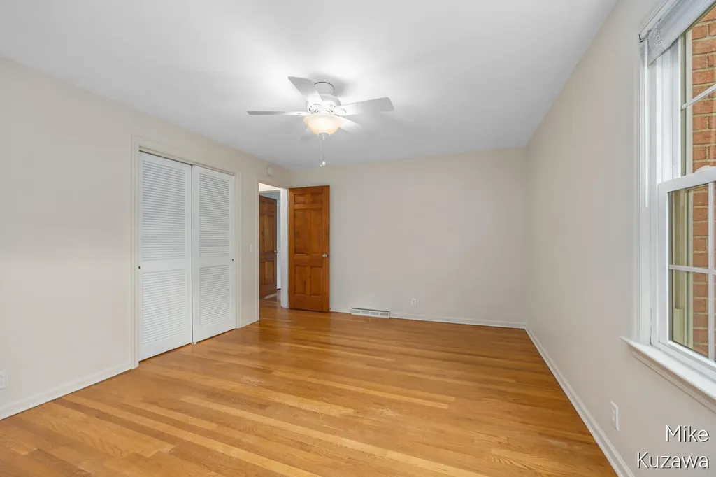 1711 Country Club Drive NE Grand Rapids City MI 49505