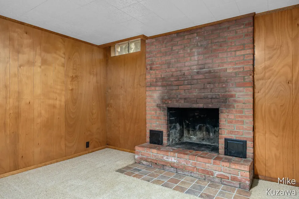 1711 Country Club Drive NE Grand Rapids City MI 49505