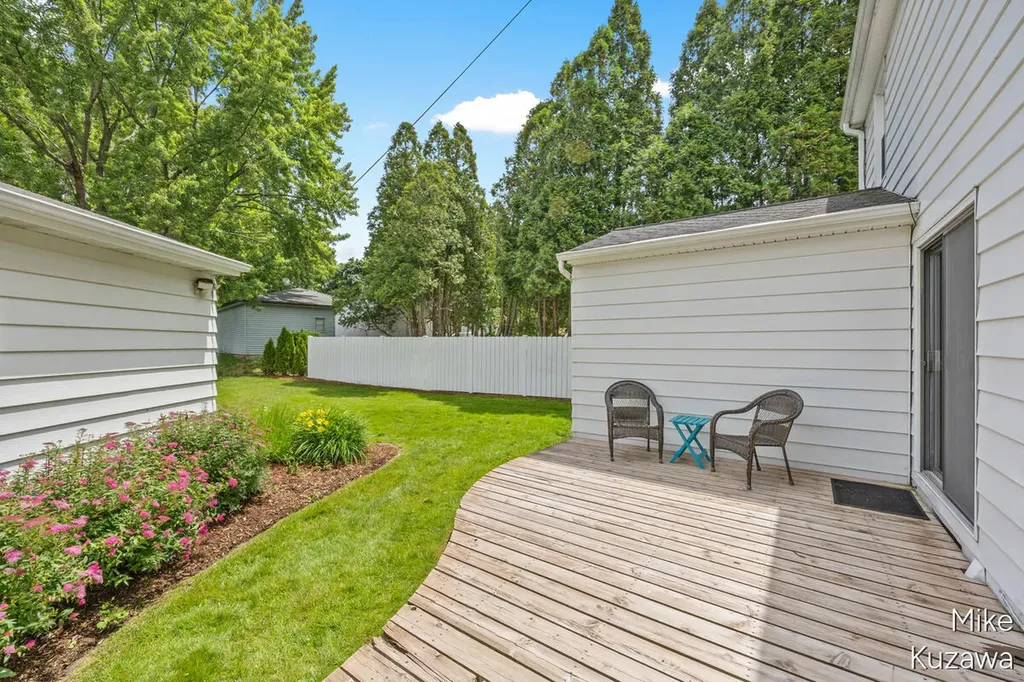 1711 Country Club Drive NE Grand Rapids City MI 49505