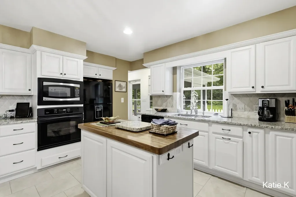 1648 Fisk Road SE East Grand Rapids City MI 49506