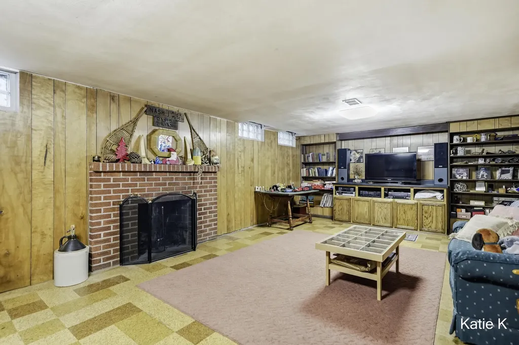 1648 Fisk Road SE East Grand Rapids City MI 49506