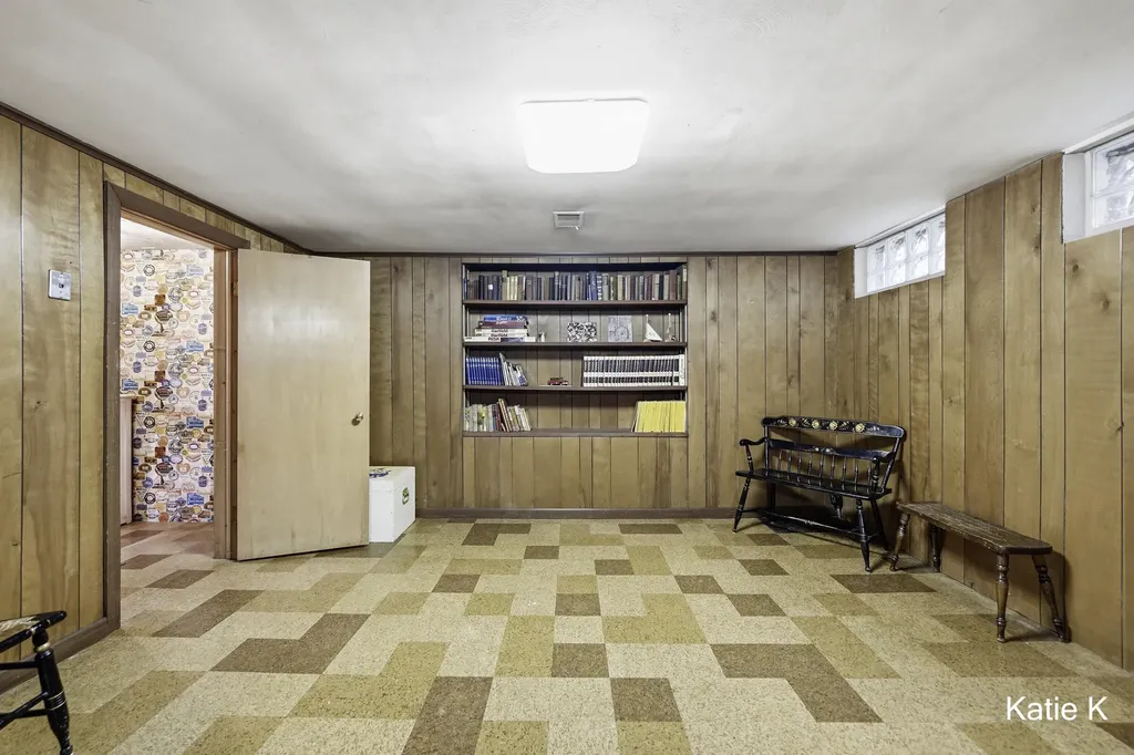 1648 Fisk Road SE East Grand Rapids City MI 49506