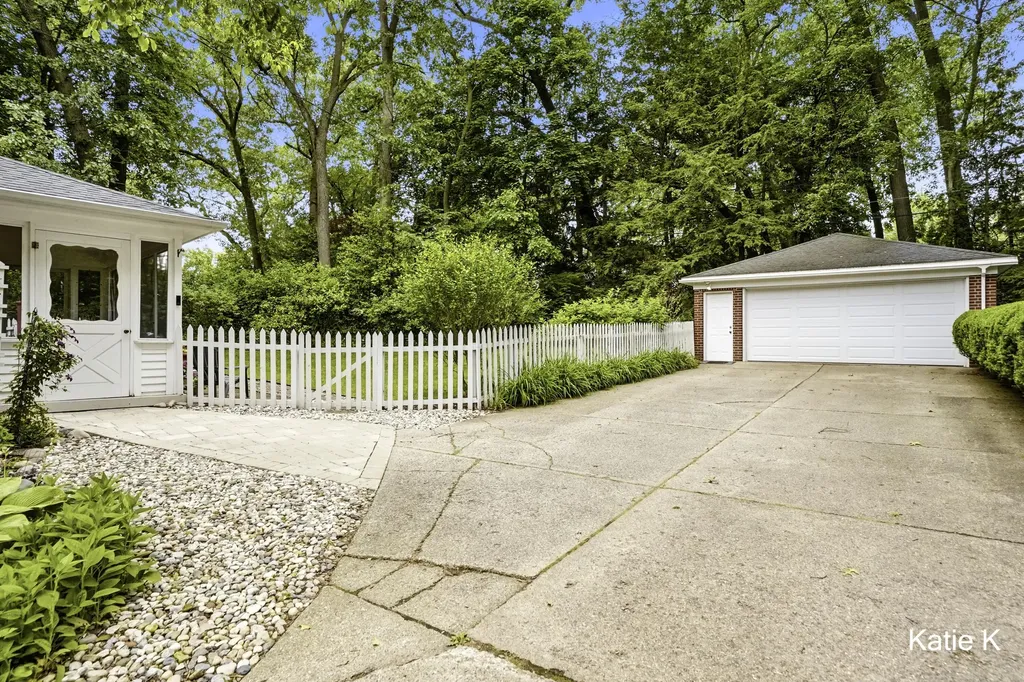 1648 Fisk Road SE East Grand Rapids City MI 49506