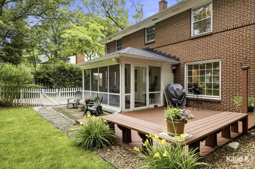 1648 Fisk Road SE East Grand Rapids City MI 49506