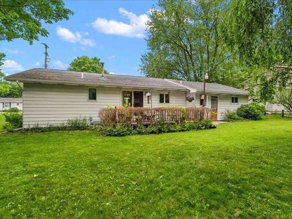 728 N Stewart Avenue Fremont City MI 49412
