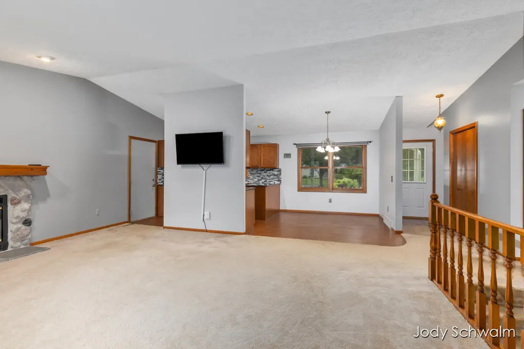 2223 Maguire Avenue NE Grand Rapids Charter Township MI 49525