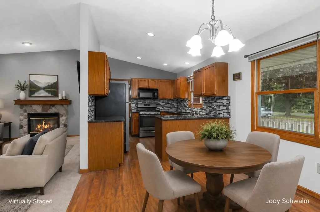 2223 Maguire Avenue NE Grand Rapids Charter Township MI 49525