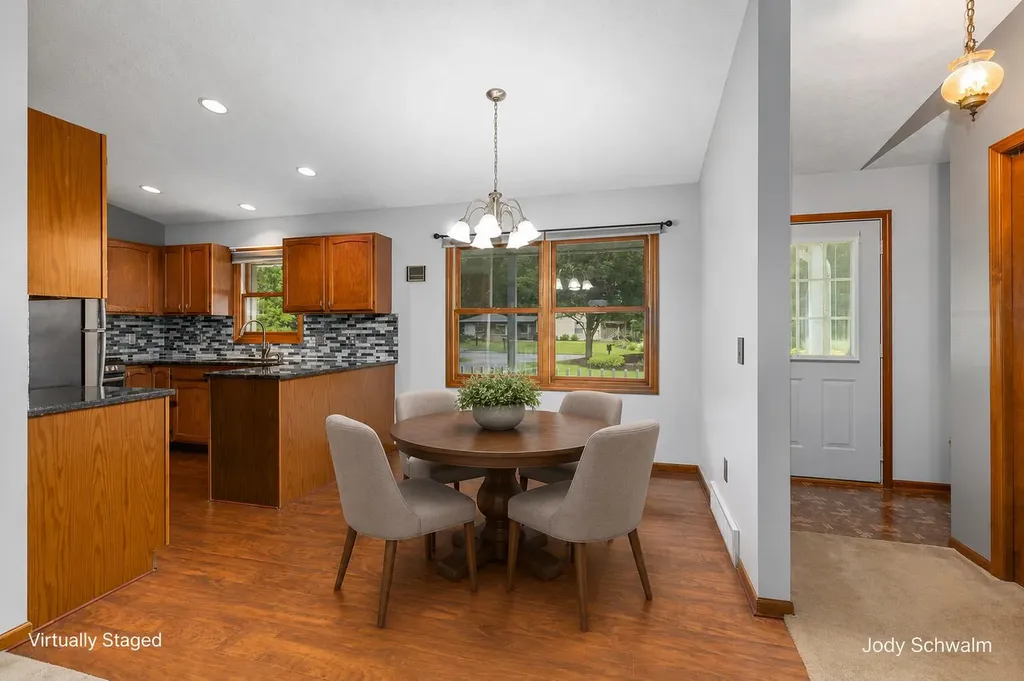 2223 Maguire Avenue NE Grand Rapids Charter Township MI 49525