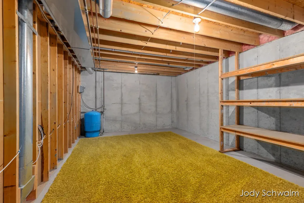 2223 Maguire Avenue NE Grand Rapids Charter Township MI 49525