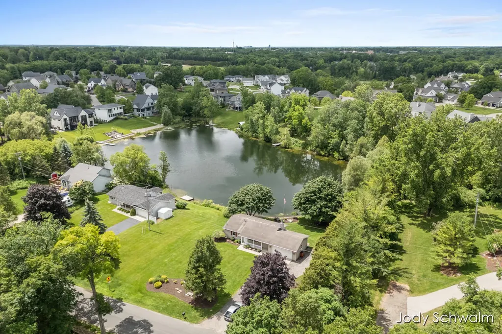2223 Maguire Avenue NE Grand Rapids Charter Township MI 49525