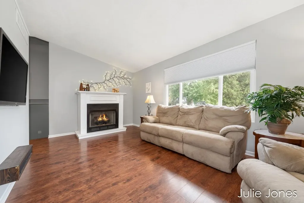 1554 Wakely Street NE Grand Rapids City MI 49505