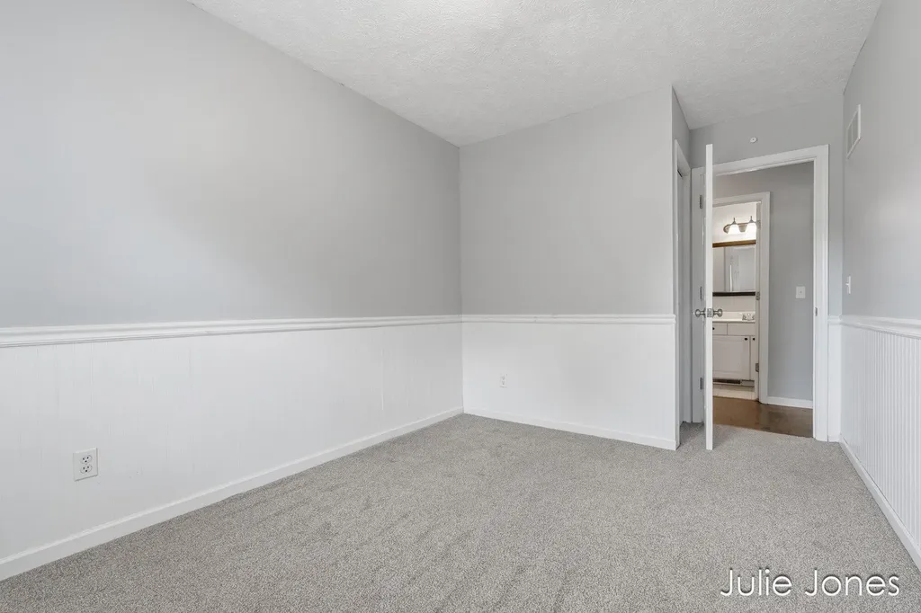 1554 Wakely Street NE Grand Rapids City MI 49505