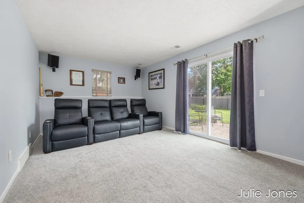 1554 Wakely Street NE Grand Rapids City MI 49505
