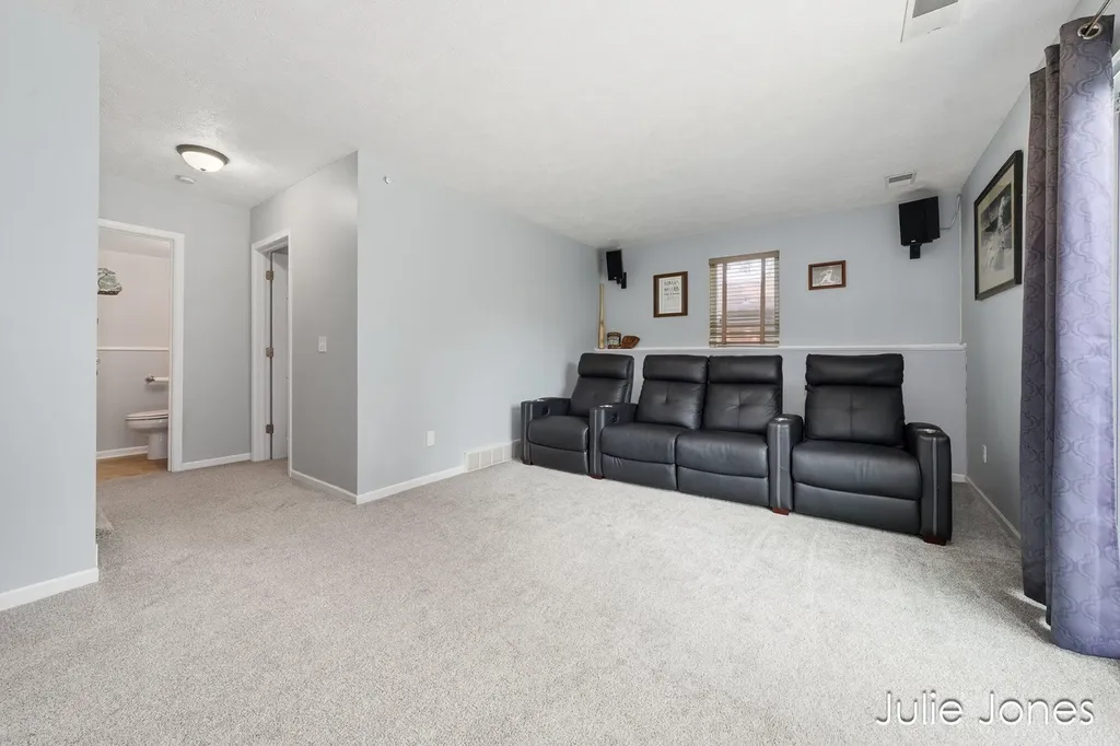 1554 Wakely Street NE Grand Rapids City MI 49505