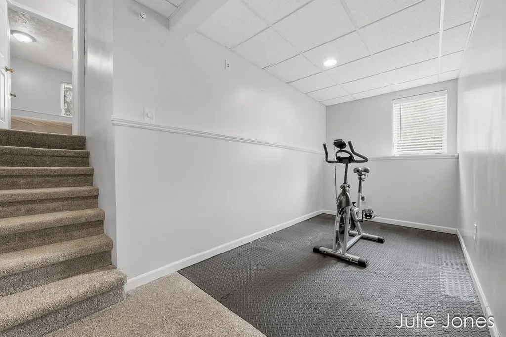 1554 Wakely Street NE Grand Rapids City MI 49505