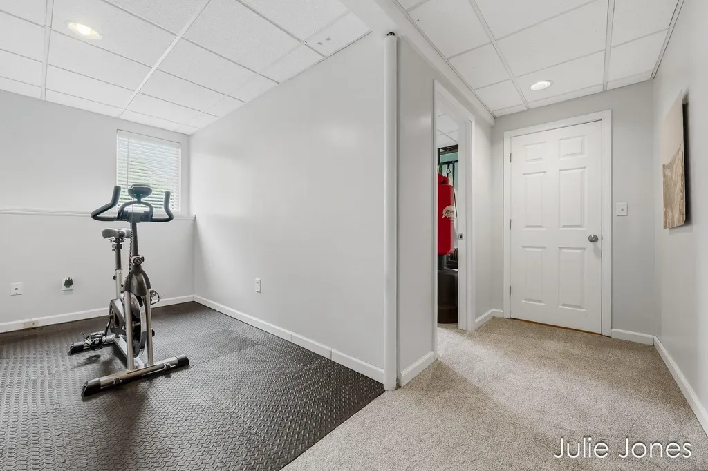 1554 Wakely Street NE Grand Rapids City MI 49505