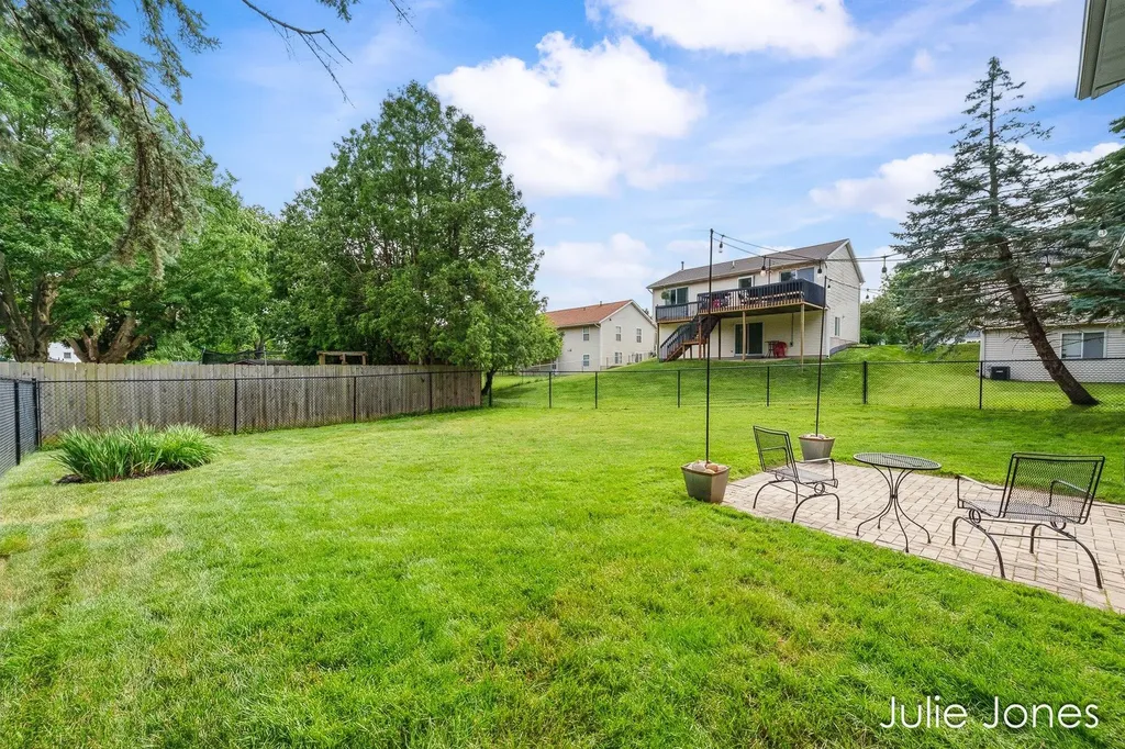 1554 Wakely Street NE Grand Rapids City MI 49505