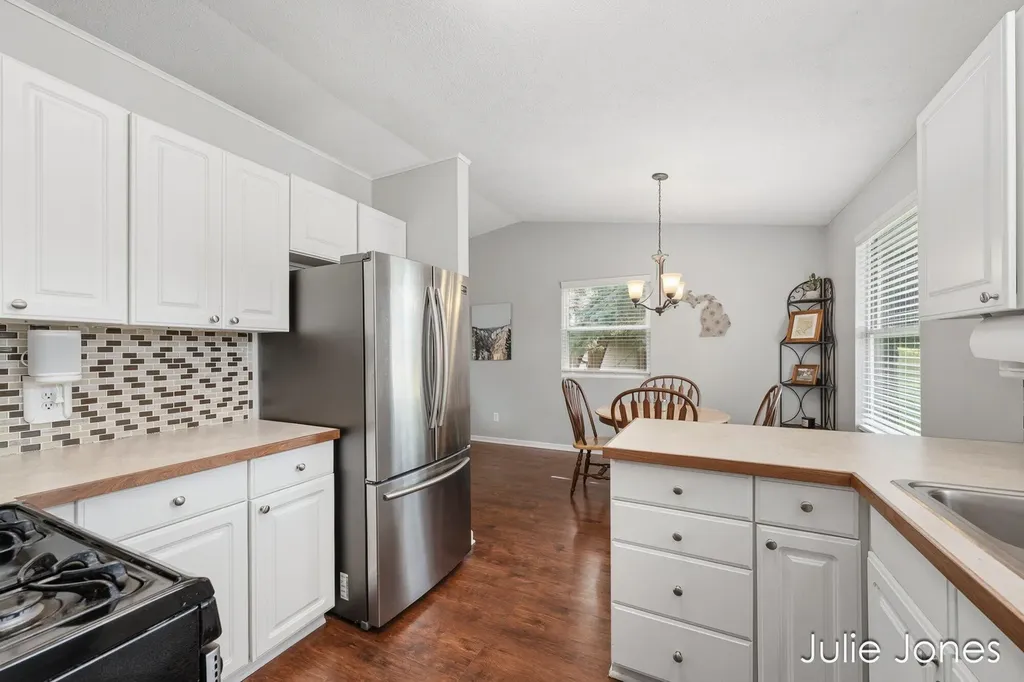 1554 Wakely Street NE Grand Rapids City MI 49505
