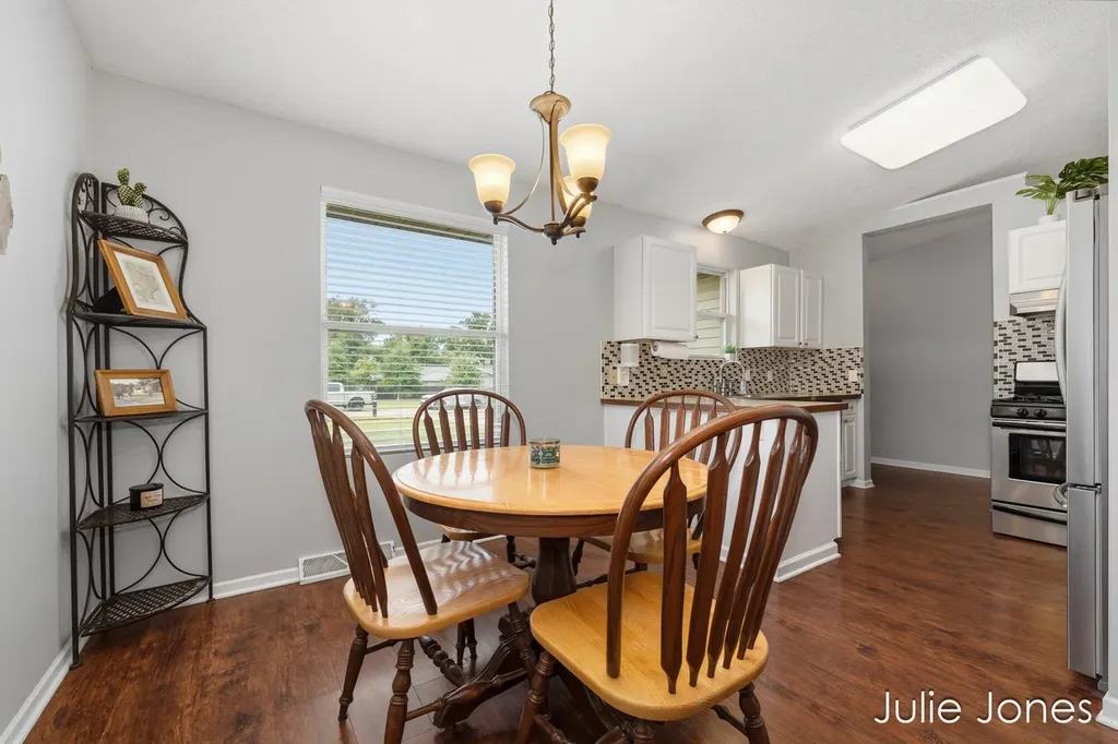 1554 Wakely Street NE Grand Rapids City MI 49505