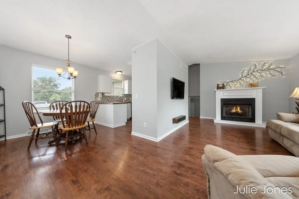 1554 Wakely Street NE Grand Rapids City MI 49505