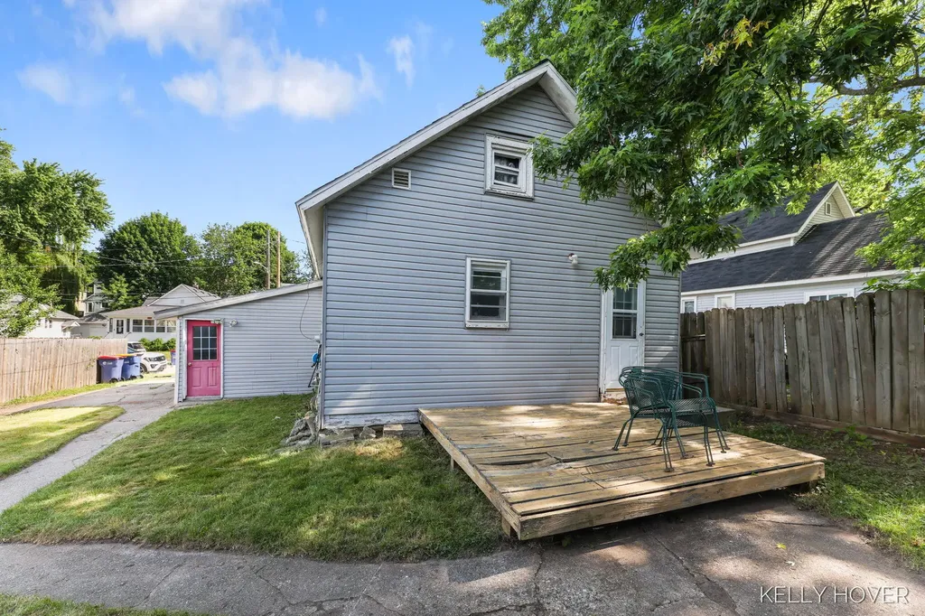 430 Fernando Street NE Grand Rapids City MI 49505