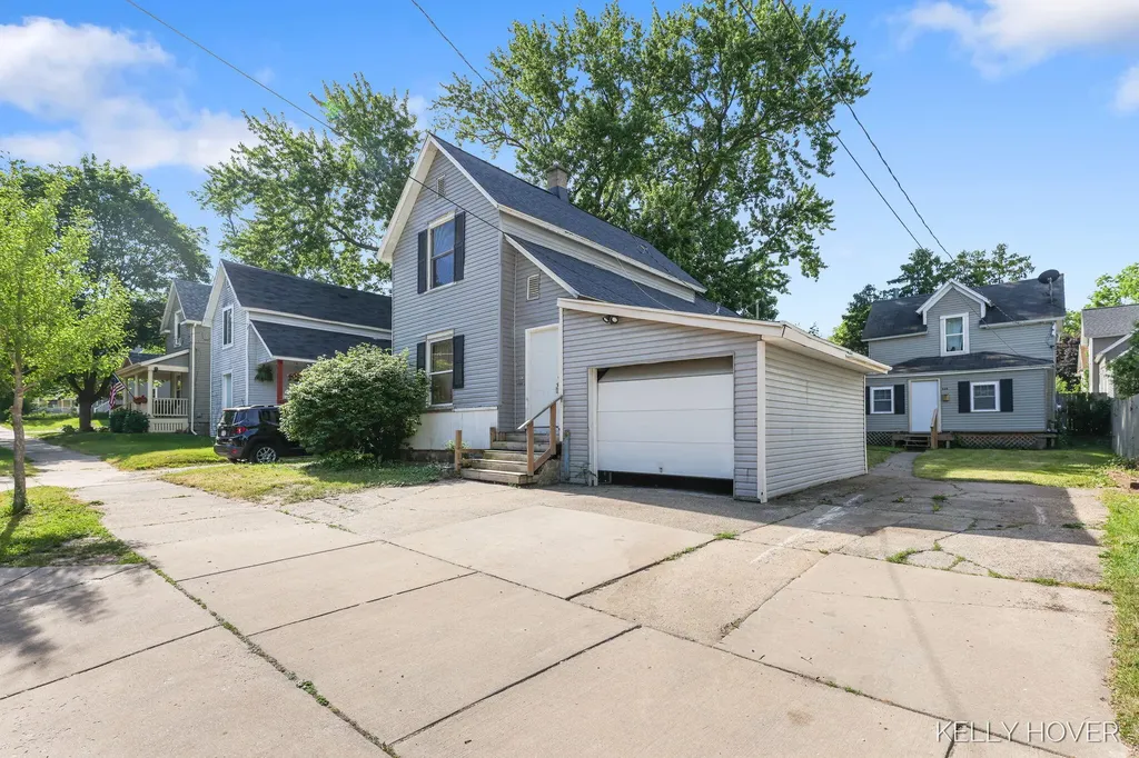 430 Fernando Street NE Grand Rapids City MI 49505