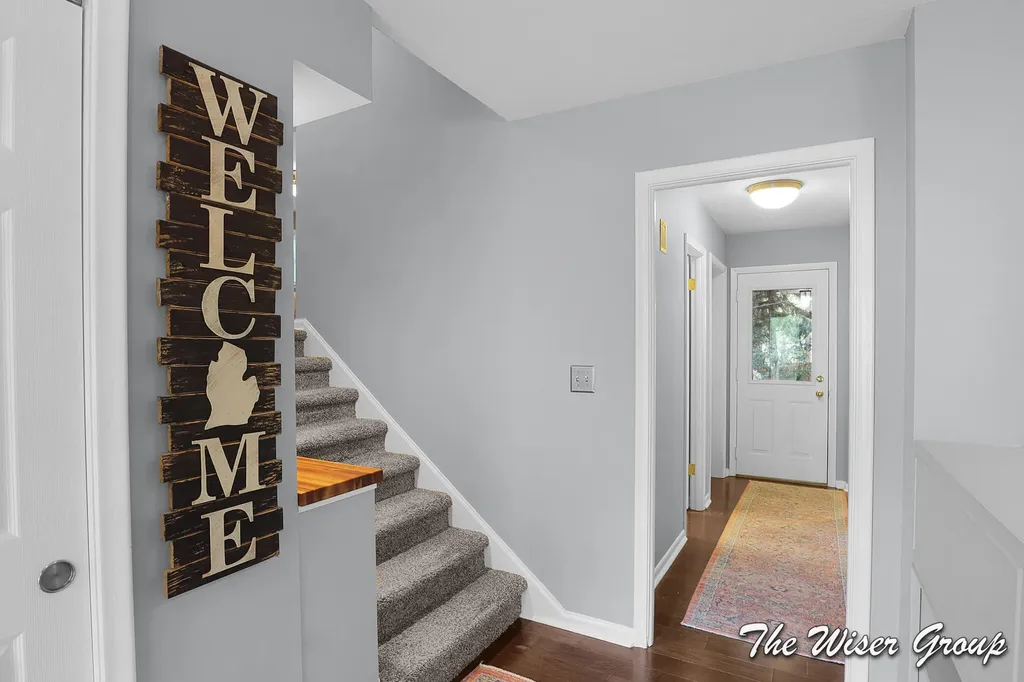 1613 Lotus Avenue SE Grand Rapids City MI 49506